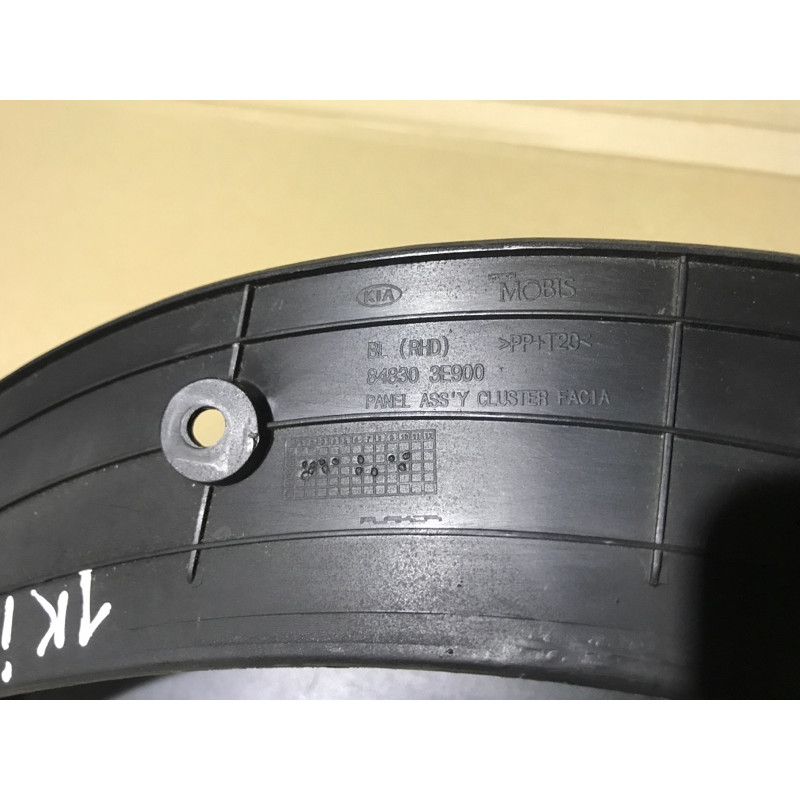 Накладка панелі приладів (салон) KIA Sorento BL 2005 2.5 CRDI 848303E900