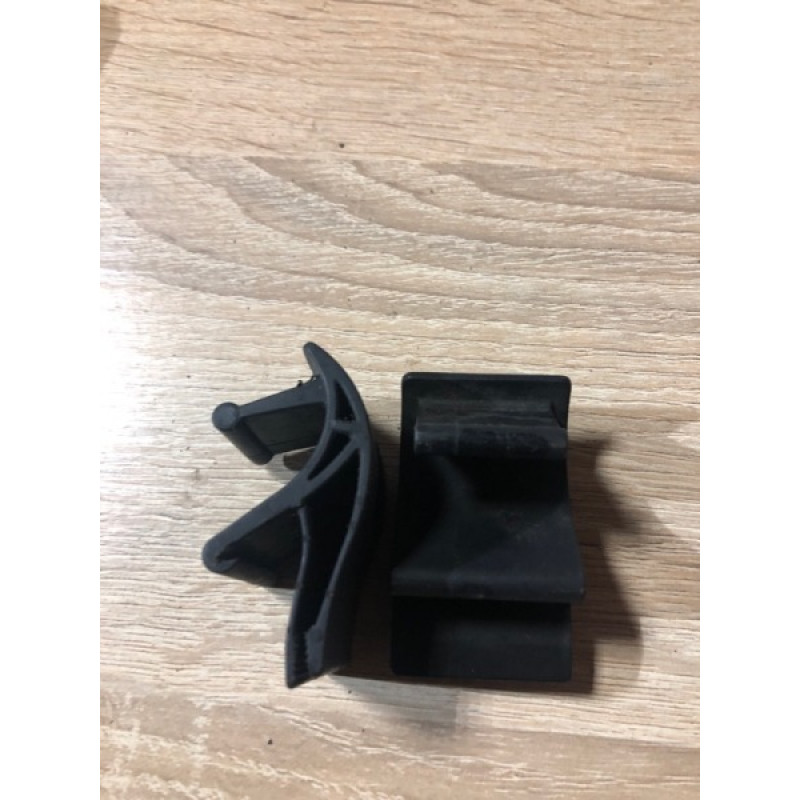 Кріплення радіатора (кузов і елементи) BMW 7-series E32 1990 M70b50 17111712660