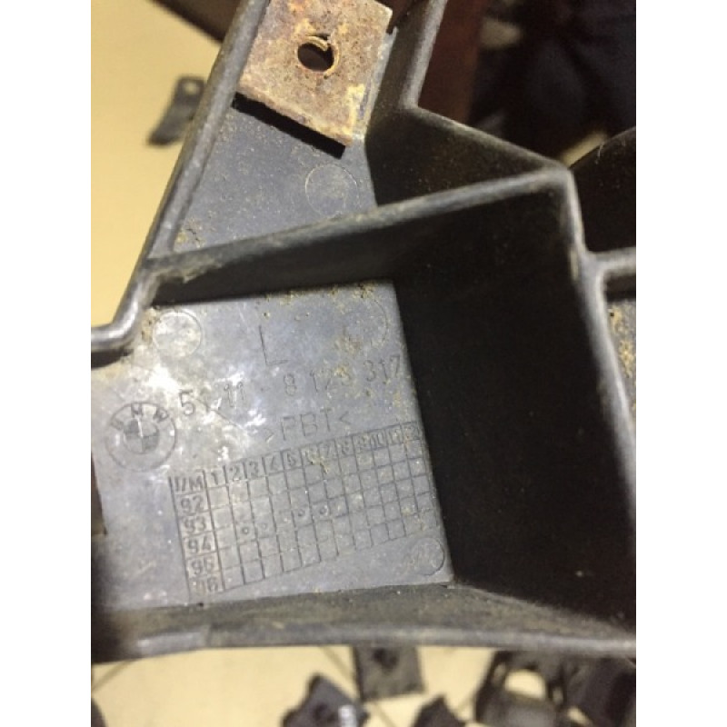 Крепление бампера (кузов и элементы) BMW 7-series E38 1996 M60B40 51118125317