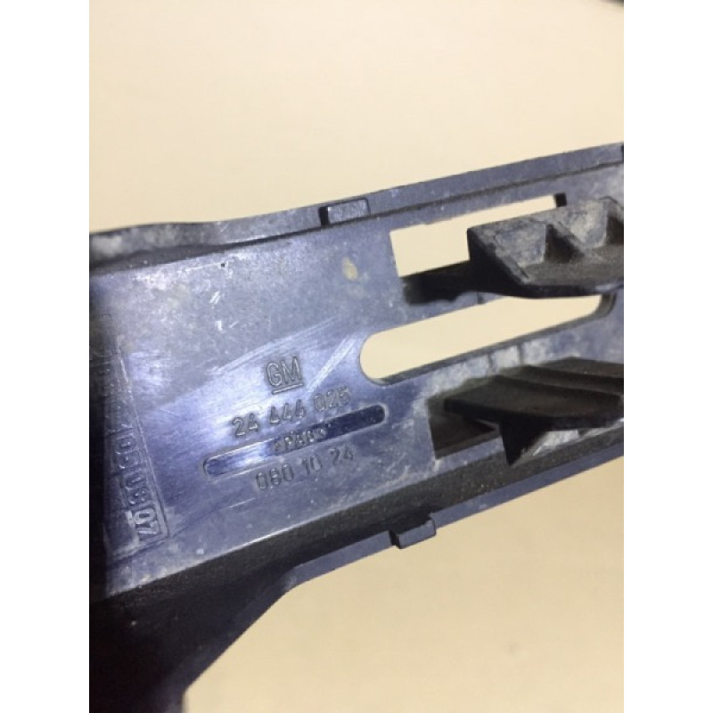 Крепление бампера (кузов и элементы) Opel SIGNUM 1 2006 2.2 YH 24444025