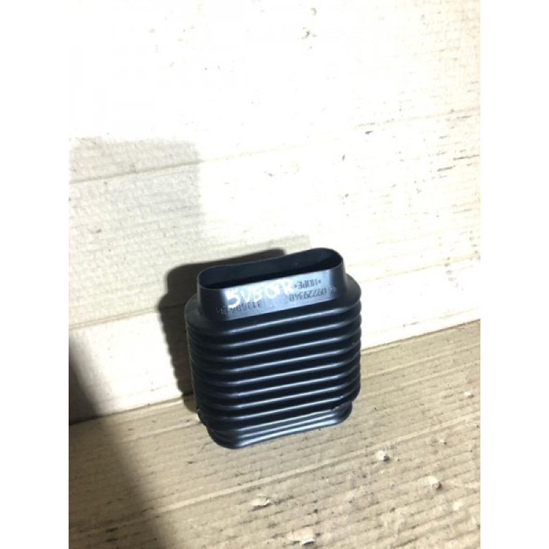 Воздухозаборник (впускная система) Opel Vectra C 2005 2.2 SE 09229348