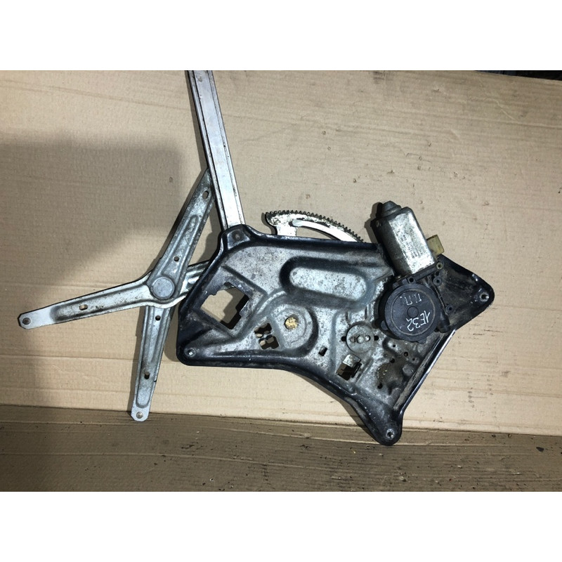 Механизм стеклоподъемника с мотором (кузов и элементы) BMW 7-series E32 1990 M70b50 51321938368