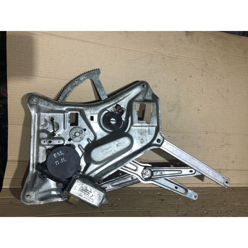 Механизм стеклоподъемника с мотором (кузов и элементы) BMW 7-series E32 51321938368