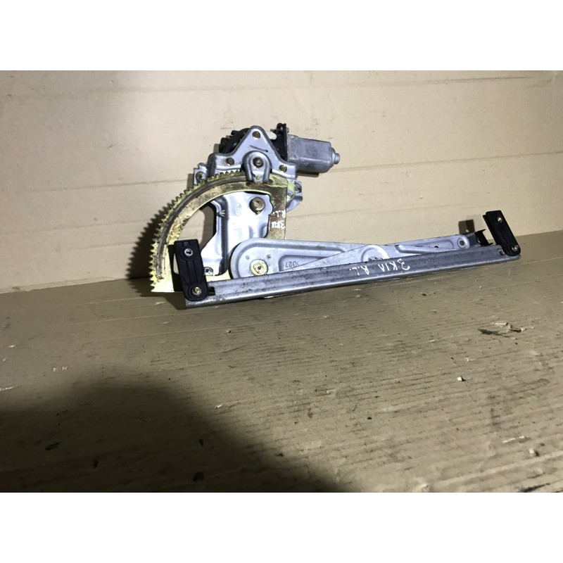 Механизм стеклоподъемника с мотором (кузов и элементы) KIA Sorento BL 2005 2.5 CRDI 834503E000