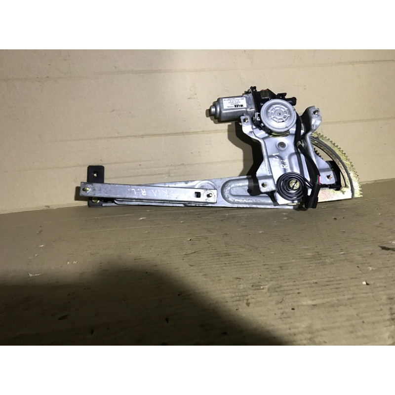 Механизм стеклоподъемника с мотором (кузов и элементы) KIA Sorento BL 2005 2.5 CRDI 834503E000