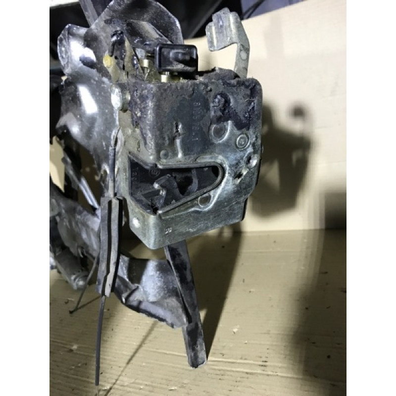 Замок двери (кузов и элементы) BMW 7-series E32 1990 M70b50 51228105784