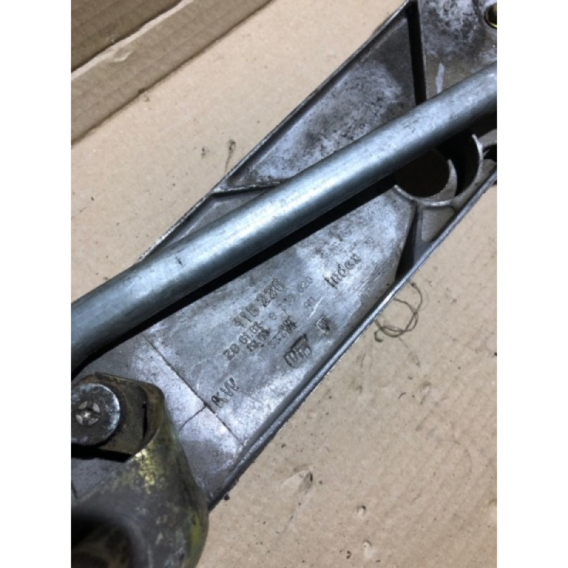 Трапеция дворников (кузов и элементы) BMW 5-series E39 67638360603