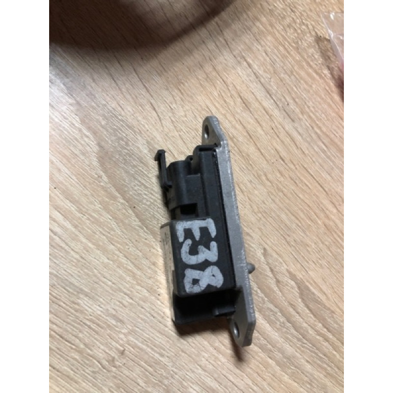 Датчик удара (электрика / датчики) BMW 7-series E38 65778375643