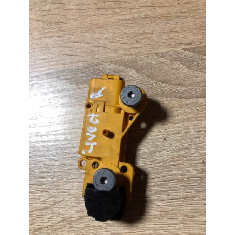 Датчик удара (электрика / датчики) Opel Vectra C 2008 1.9 D 13256900