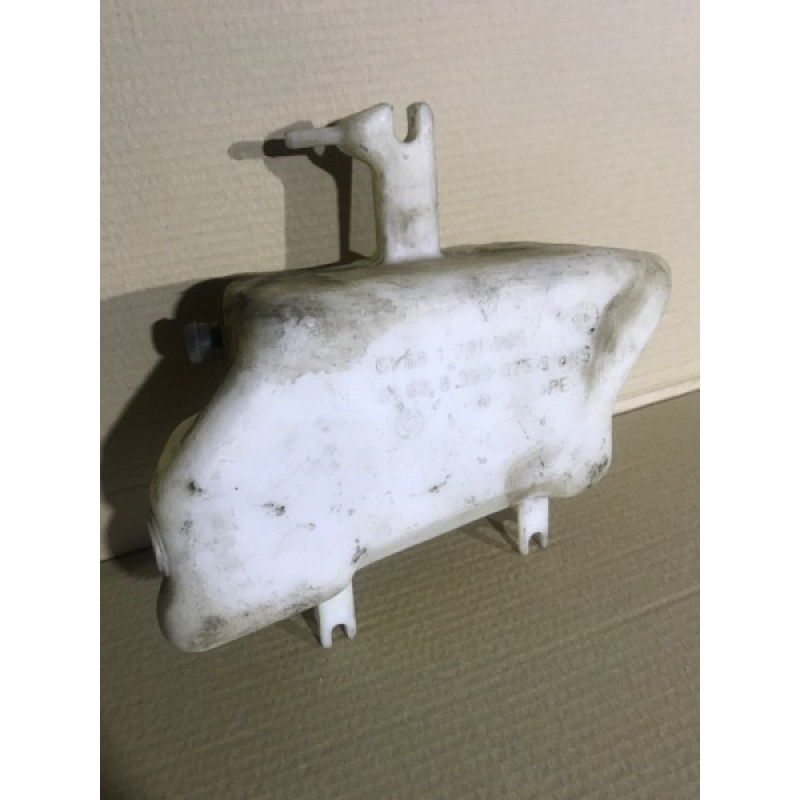 Бачок омывателя (кузов и элементы) BMW 5-series E34 61681391805