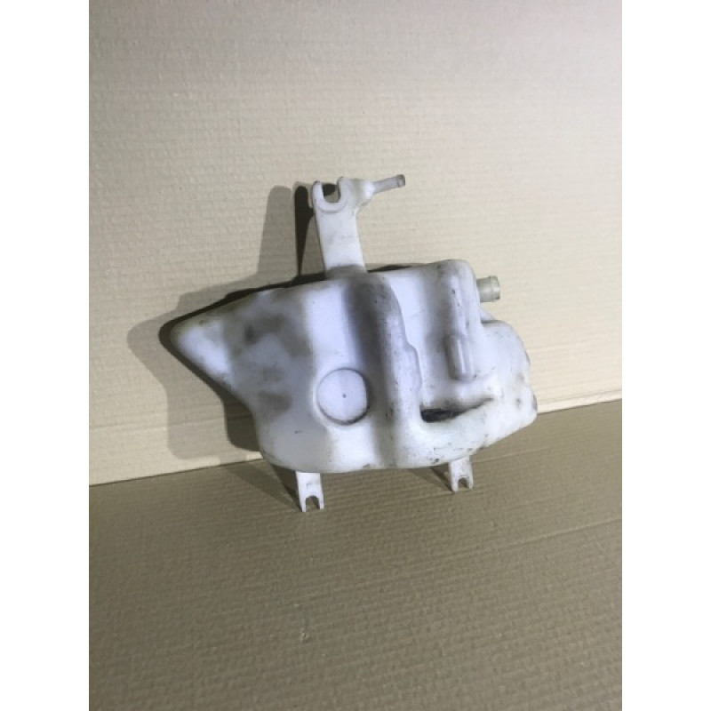 Бачок омывателя (кузов и элементы) BMW 5-series E34 61681391805