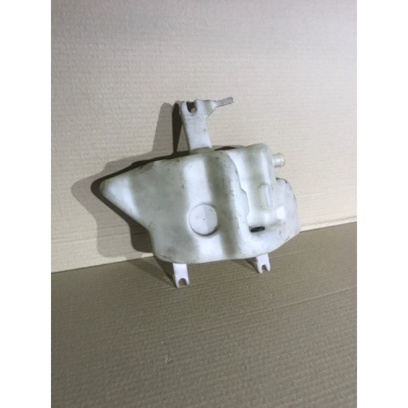 Бачок омывателя (кузов и элементы) BMW 5-series E34 61681391805