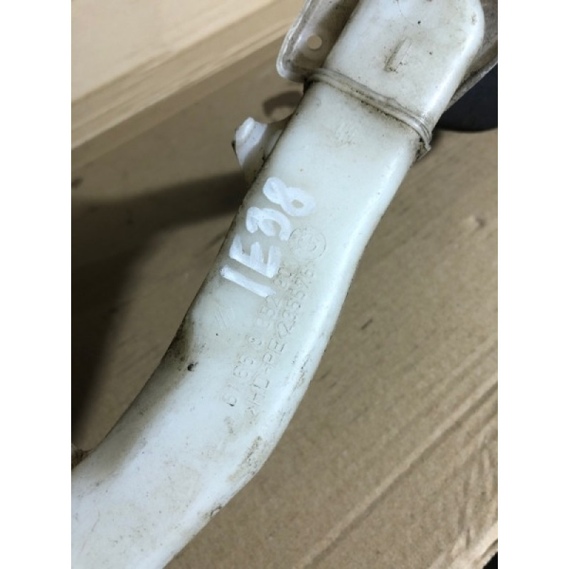 Горловина бачка омивача (кузов і елементи) BMW 7-series E38 1996 M60B40 61668352901