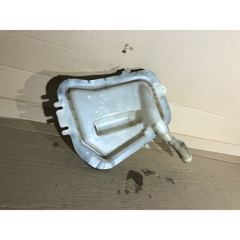 Бачок омывателя (кузов и элементы) BMW 3-series E46 1999 M47D20 61688374557