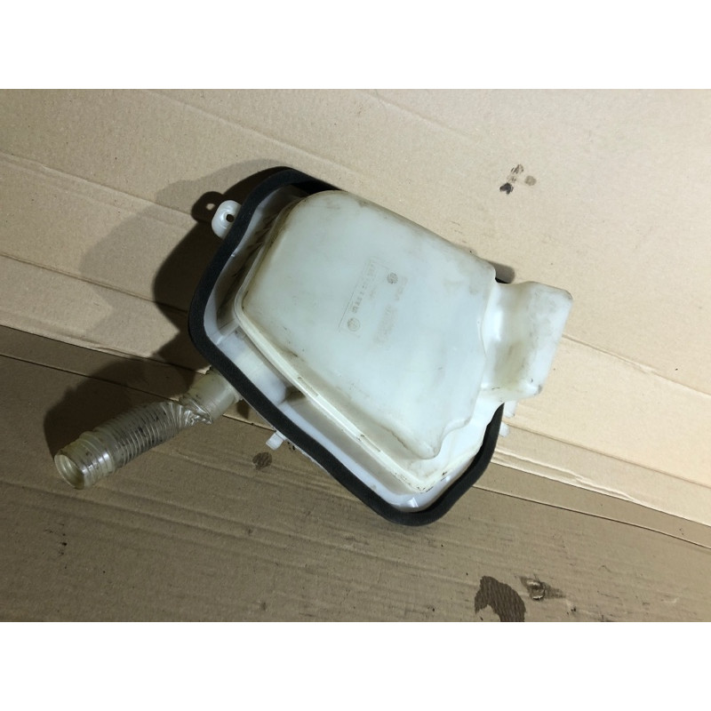 Бачок омывателя (кузов и элементы) BMW 3-series E46 1999 M47D20 61688374557