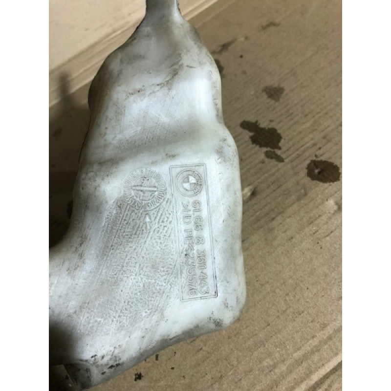 Бачок омывателя (кузов и элементы) BMW 5-series E39 61668361443