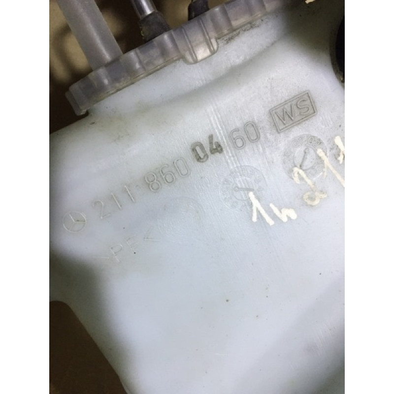 Бачок омывателя (кузов и элементы) Mercedes-Benz E-class W211 2006 3.2 M112.946 2118600460