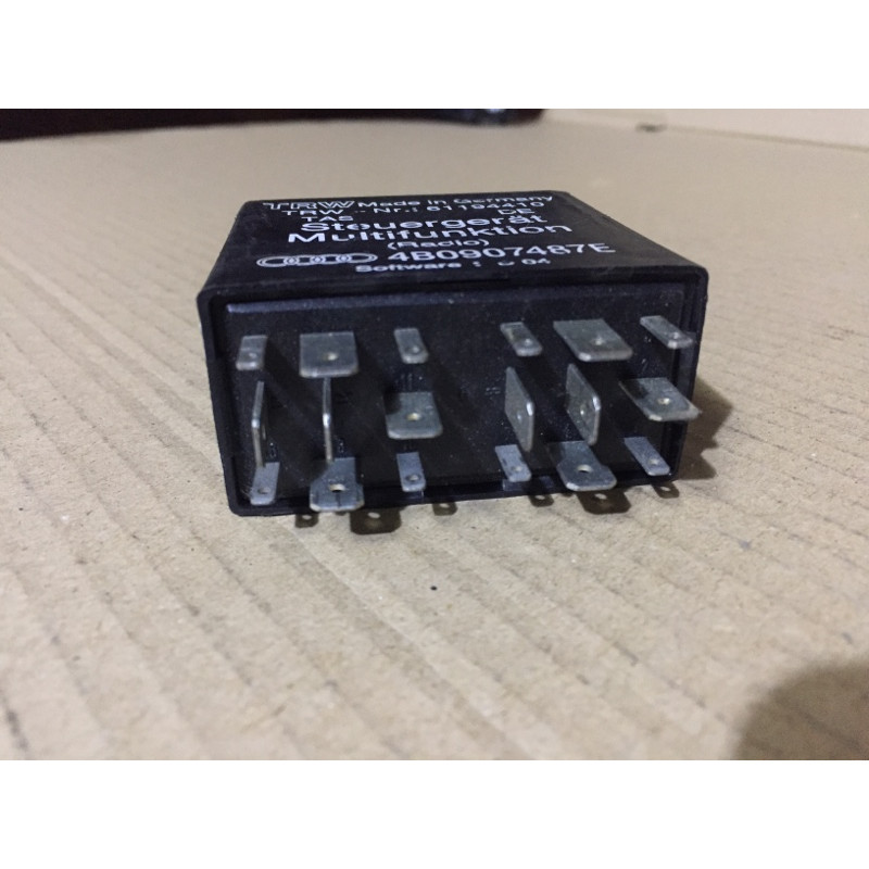 Блок реле (электрика) AUDI A6 C5 2001 2.5 AKE 4B0907487E