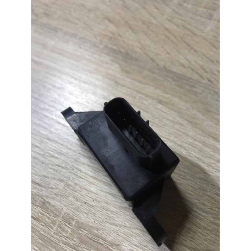 Датчик поперечного ускорения (ESP) (электрика / датчики) Mazda 6 GG 2004 2.0 RF5 GJ6E437Y1