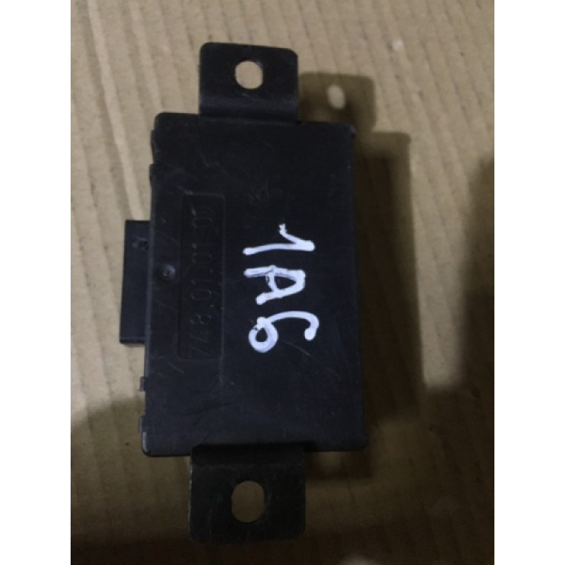 Блок управления сигнализатора движения (электрика / блок управления) AUDI A6 C5 2001 2.5 AKE 4B0951173