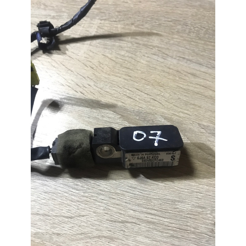 Датчик удара (электрика / датчики) Mazda 6 GG 2004 2.0 RF5 GJ6A57KC0
