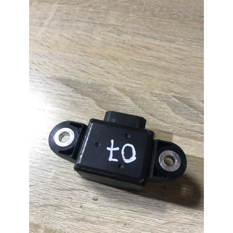 Датчик поперечного ускорения (ESP) (электрика / датчики) Mazda 6 GG 2004 2.0 RF5 GJ6E437Y1