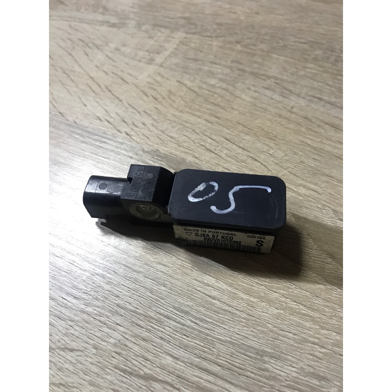 Датчик удара (электрика / датчики) Mazda 6 GG 2004 2.0 RF5 GJ6A57KC0