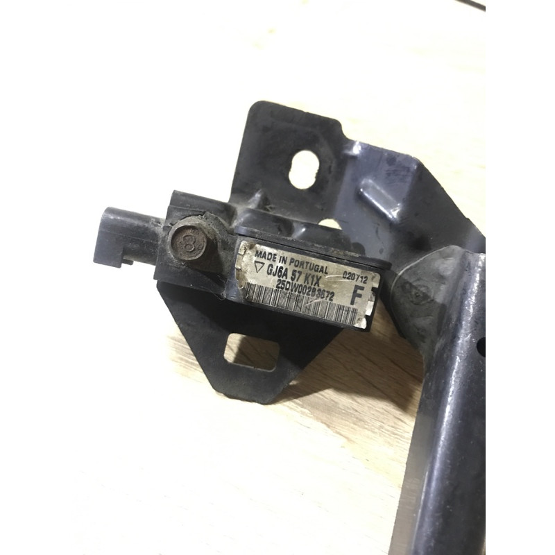 Датчик удара (электрика / датчики) Mazda 6 GG 2004 2.0 RF5 GJ6A57K1X