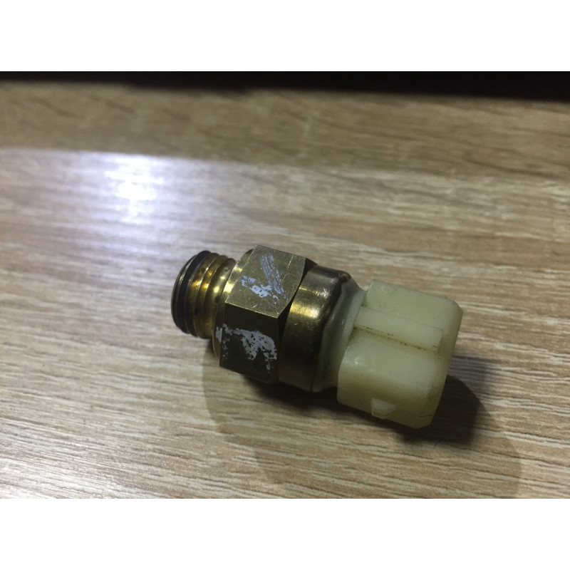 Датчик температуры (электрика / датчики) BMW 7-series E38 1996 M60B40 12521741900