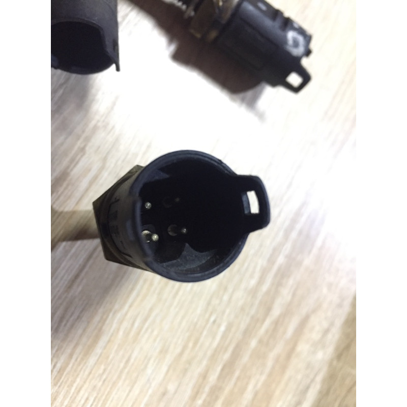 Датчик температуры охлаждающей жидкости (электрика / датчики) BMW 5-series E39 13621703993