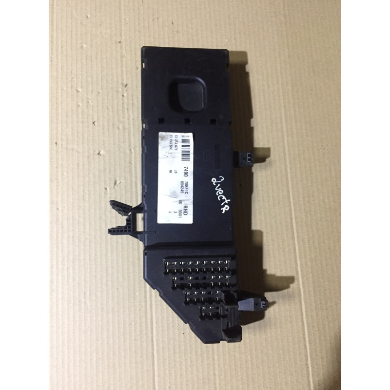 Блок предохранителей (электрика) Opel Vectra C 2008 2.2 YH 13193590 13223679