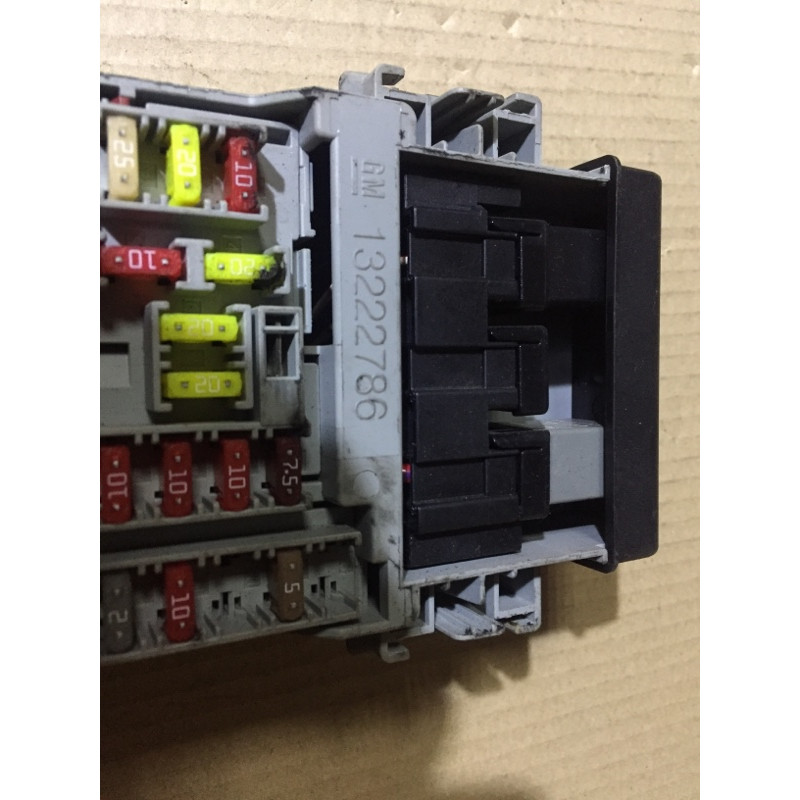 Блок предохранителей (электрика) Opel Insignia A 2010 2.0 DTH 13222786