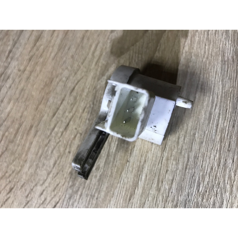 Датчик положения педали сцепления (электрика / датчики) Opel Insignia A 2010 2.0 DTH 13597416