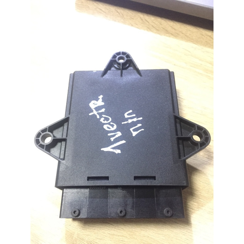 Блок управления центральным замком (электрика / блок управления) Opel Vectra C 2004 2.2 SE 13111457