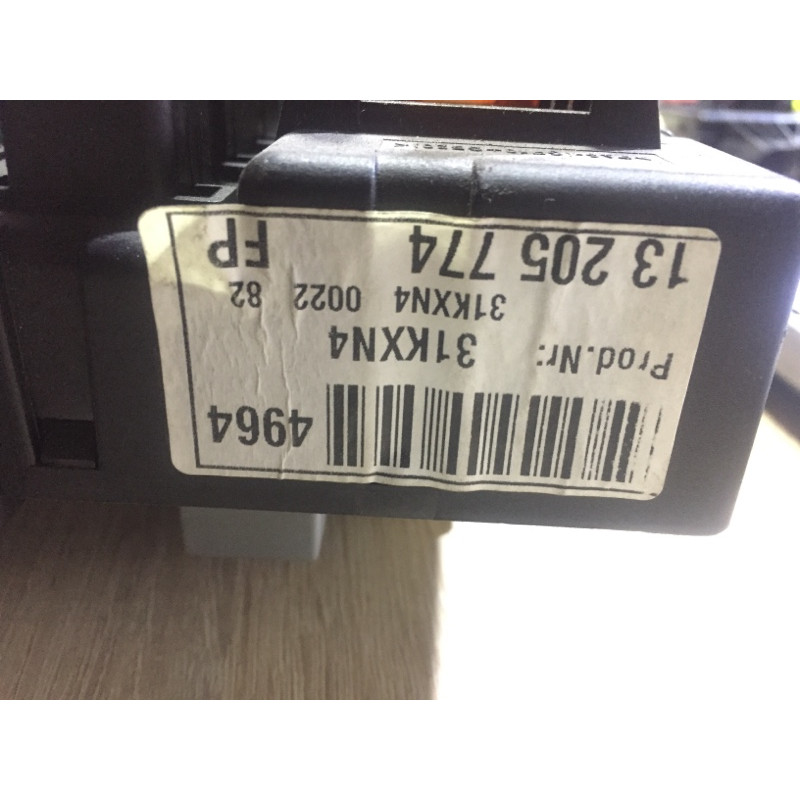 Блок предохранителей (электрика) Opel Vectra C 2008 2.2 YH 13205774