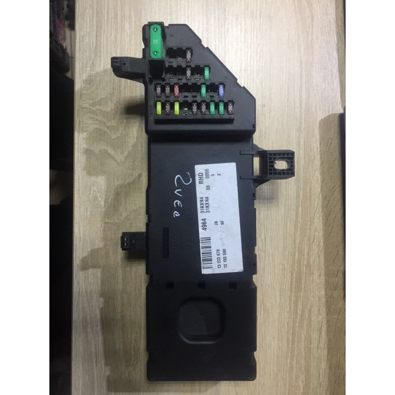 Блок предохранителей (электрика) Opel Vectra C 2008 2.2 YH 13223679 13193590