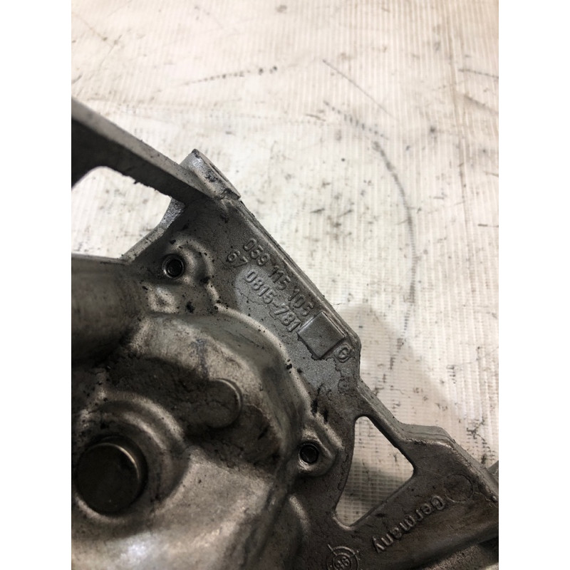 Маслонасос (двигатель и элементы) AUDI A6 C5 2001 2.5 AKE 059115105G