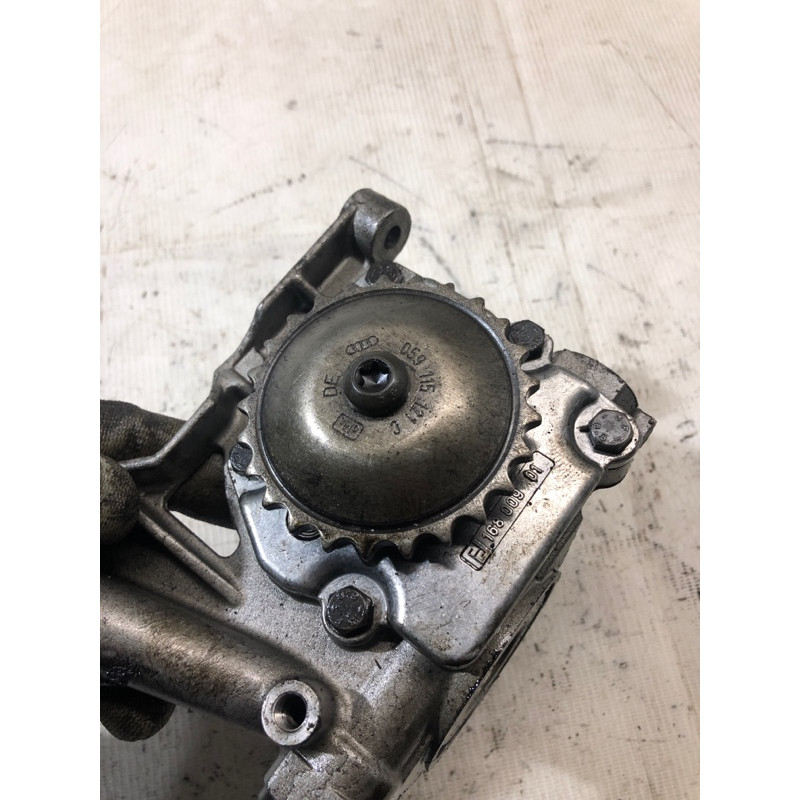 Маслонасос (двигатель и элементы) AUDI A6 C5 2001 2.5 AKE 059115105G