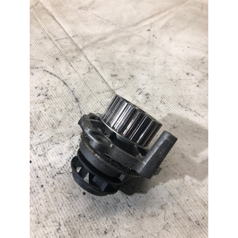 Помпа (система охлаждения) AUDI A4 B6 2003 2.0 ALT 06b121019d