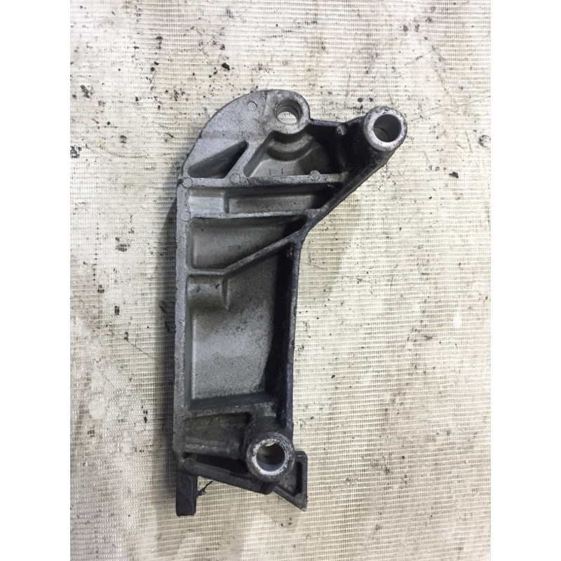 Кронштейн подушки двигателя (кронштейны двигателя) Opel Vectra C 2008 2.2 YH 9156953