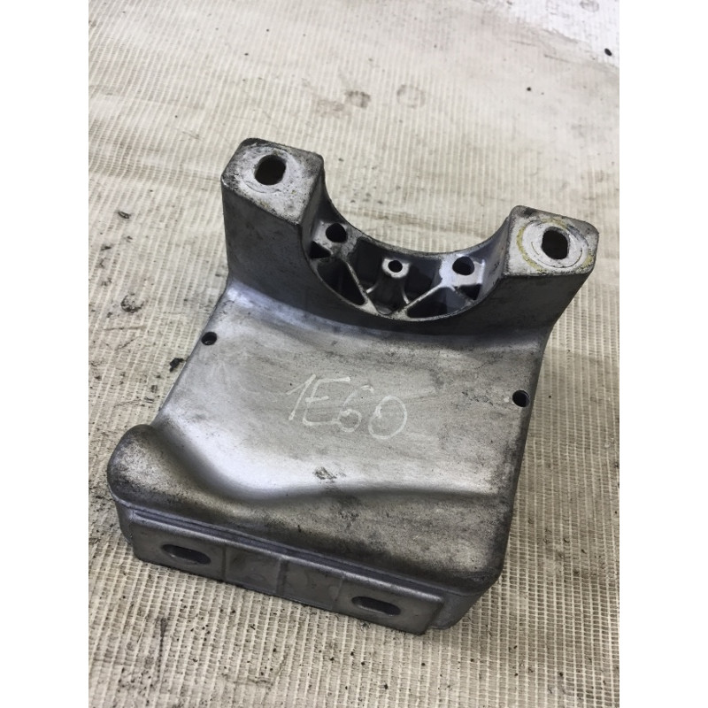 Кронштейн (двигатель и элементы) BMW 5-series E60 2004 M54B22 51 61 7 010 593