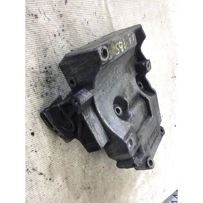 Кронштейн (двигатель и элементы) Volkswagen Passat B5 2003 1.9 TDI 038260885C