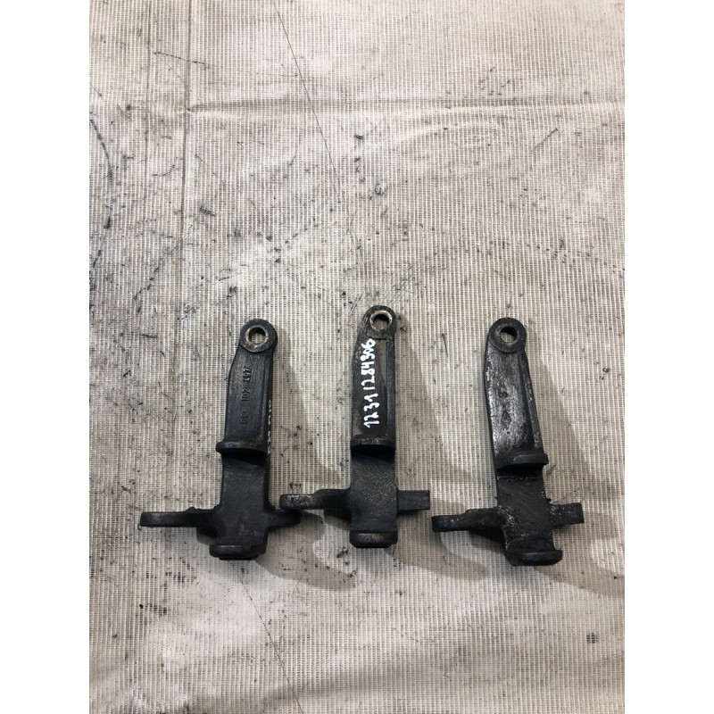 Кронштейн генератора (кронштейны двигателя) BMW 3-series E30 12311284306