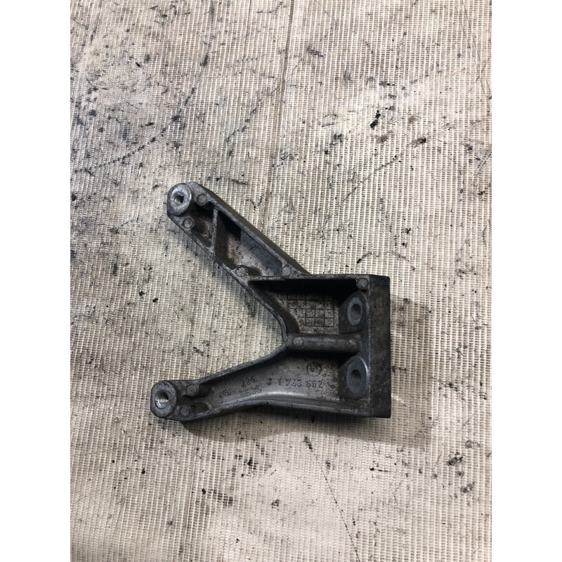 Кронштейн (двигатель и элементы) BMW 3-series E46 11 61 1 743 662