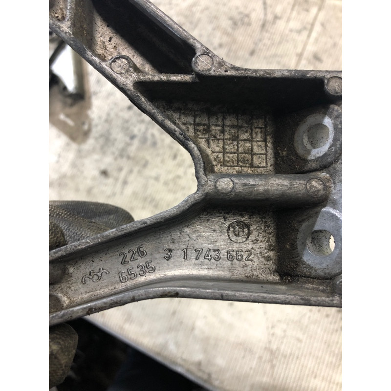 Кронштейн (двигатель и элементы) BMW 3-series E46 11 61 1 743 662