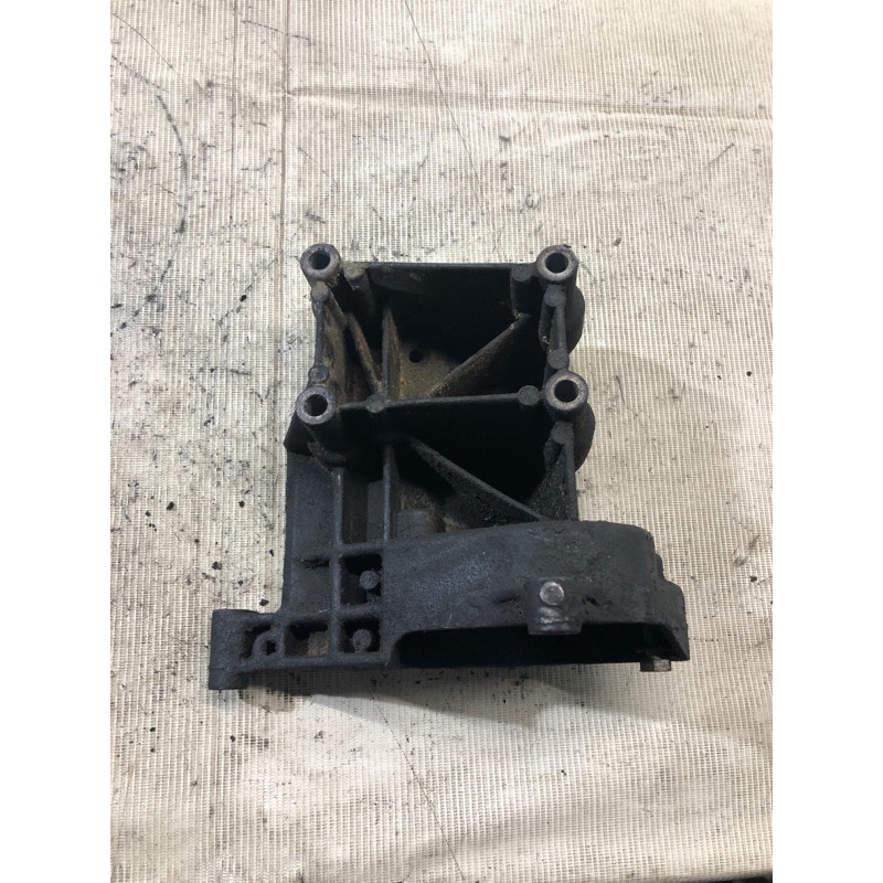 Кронштейн компрессора кондиционера (кронштейны двигателя) BMW 3-series E46 1999 M43B19 64551433507