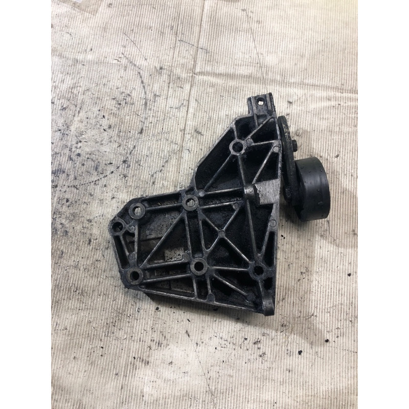 Кронштейн компрессора кондиционера (кронштейны двигателя) BMW 5-series E39 64552246146