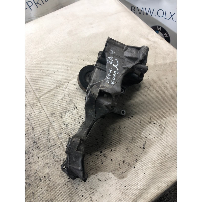 Кронштейн генератора (кронштейны двигателя) AUDI A4 B6 2003 1.8 BFB 06d903143c