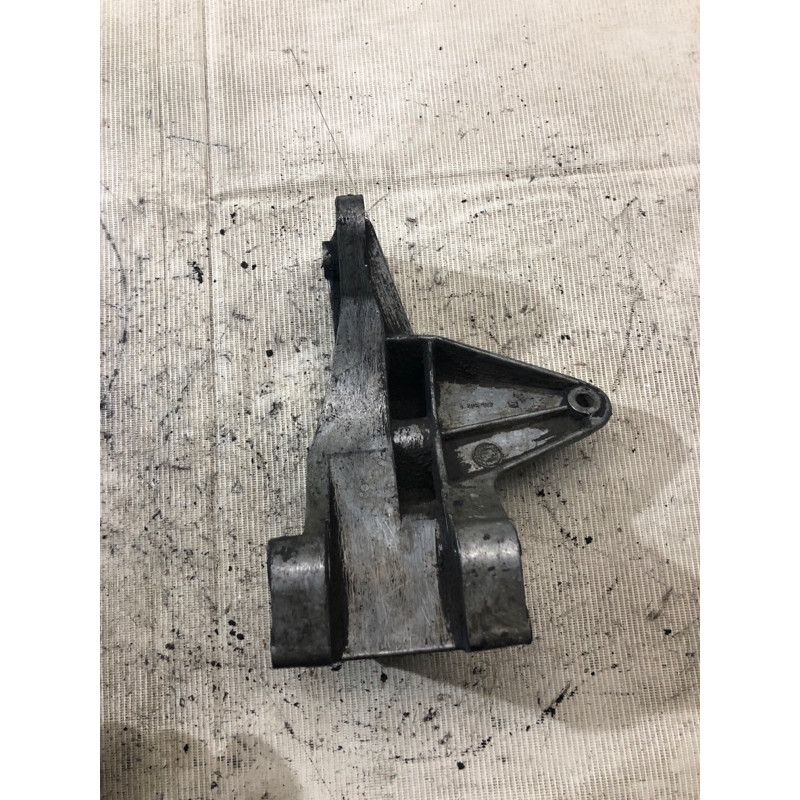 Кронштейн (двигатель и элементы) BMW 3-series E30 1278917