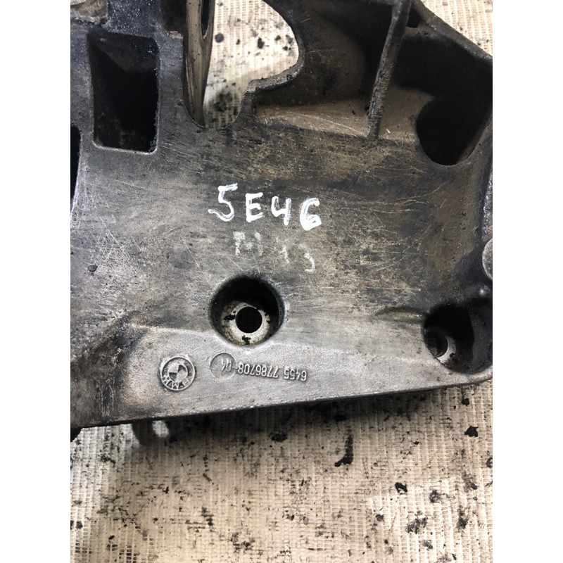 Кронштейн компрессора кондиционера (кронштейны двигателя) BMW 3-series E46 M43b18 64557786708